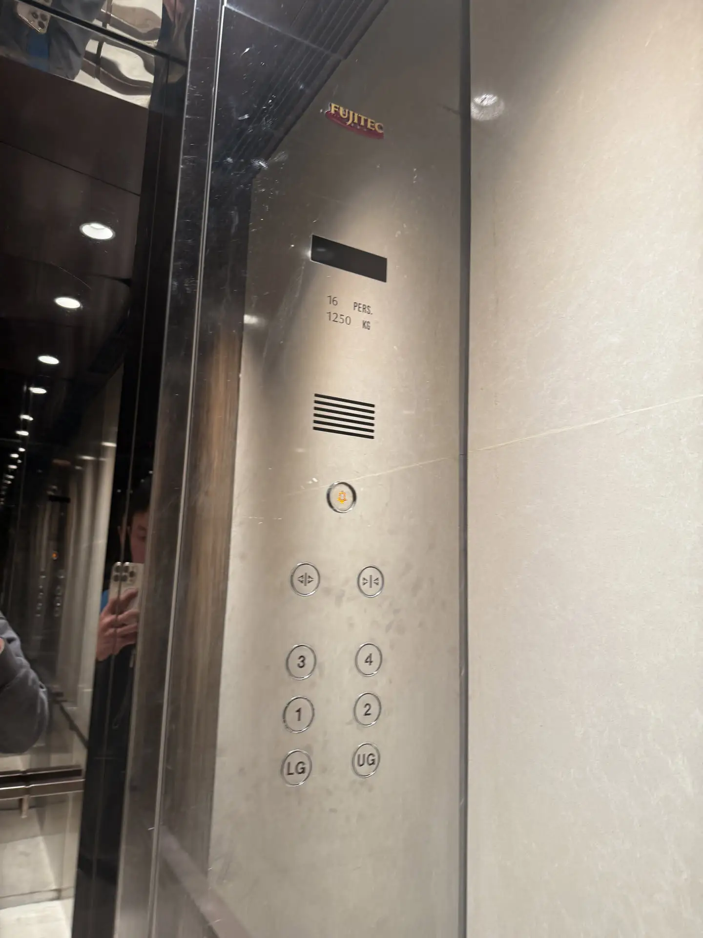 FUJITEC-LIFT